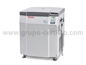 CENTRÍFUGA REFRIGERADA DE CHÃO, 5400 RPM / 8x2000 mL